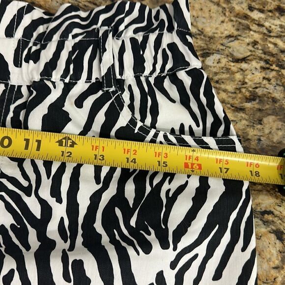 Bar III White And Black Zebra Print Mini Skirt Size 4 - Picture 10 of 10